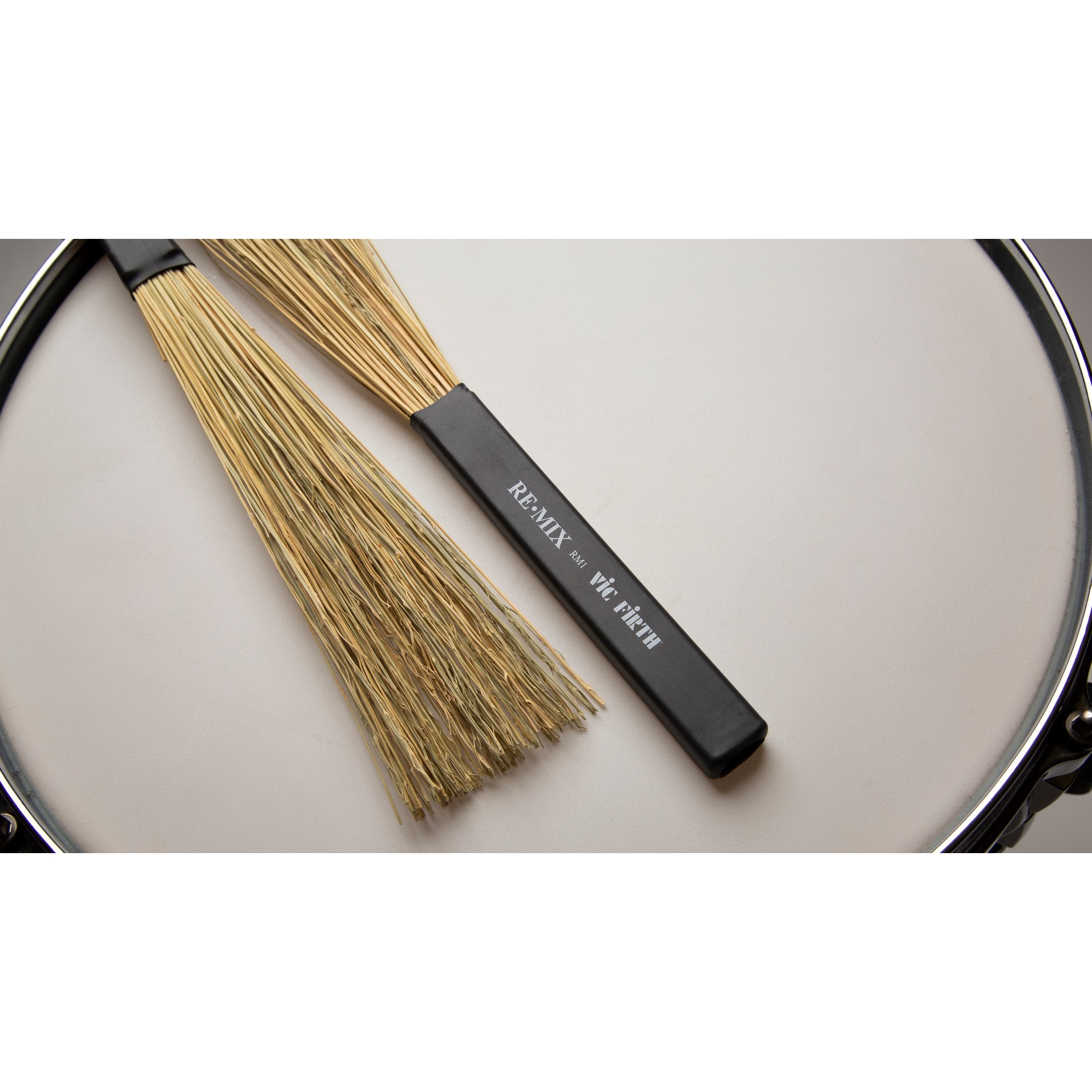 Vic Firth Re-mix Brushes - Broomcorn - Image 5